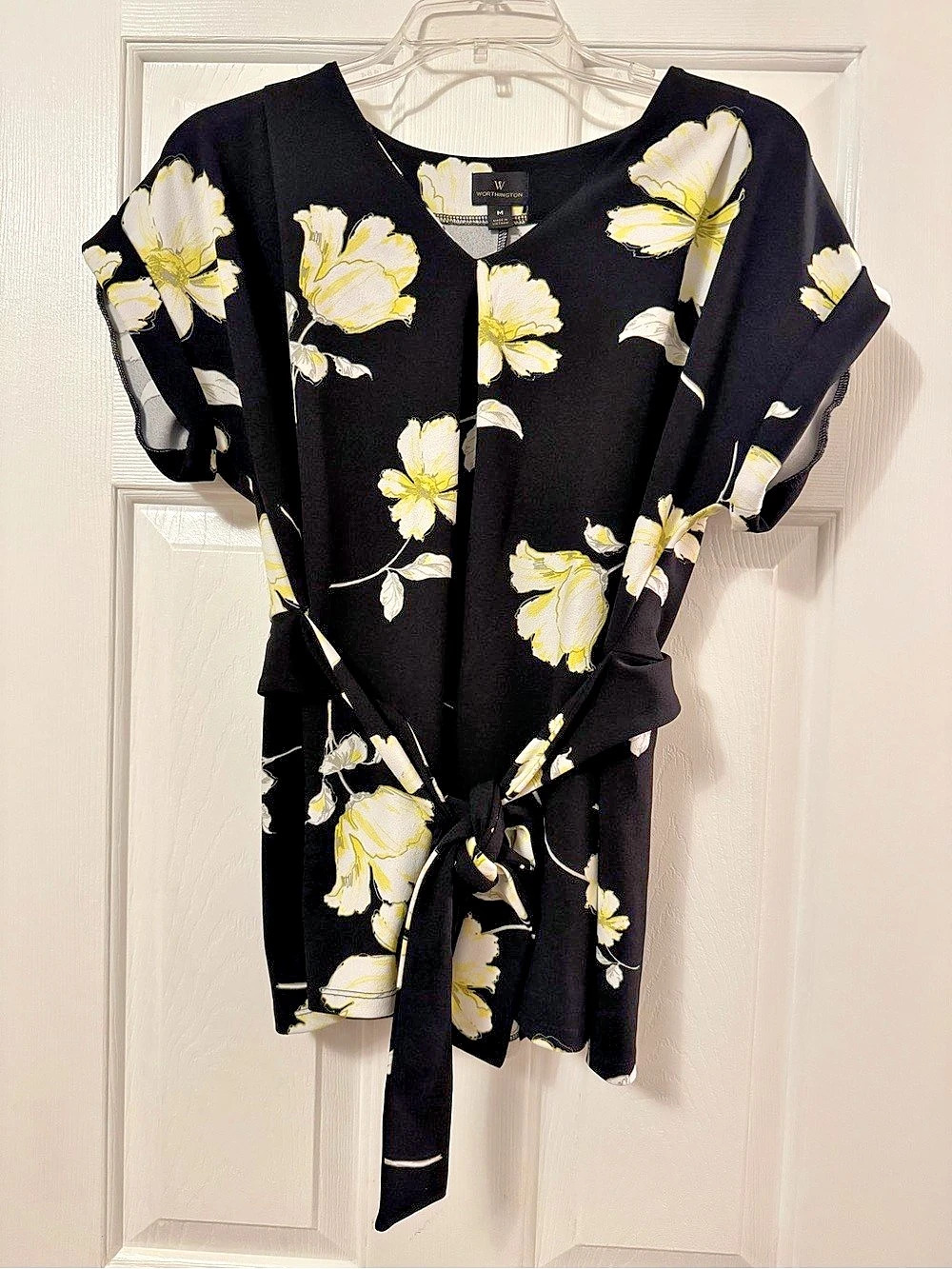 Worthington Floral Tie-Waist blouse in Black & Yellow Size Medium